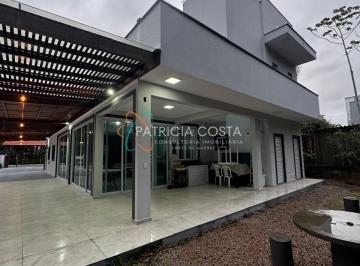 Casa · 250m² · 3 Quartos · 1 Vaga · Bela Residência na Praia da Barra-Garopaba/SC