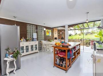 70f285a58f1cf404bcc14f1625e043a542d080ab · Casa com quintal grande no Pilarzinho