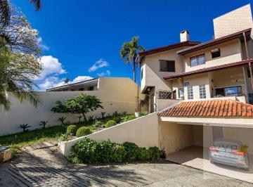 5769e4c7fd90f384f0a3250e58704a5f2e9c02ff · Casa com quintal grande no Pilarzinho