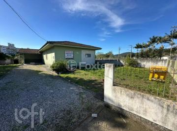 f2cf0bb7 · Casa, 2 dormitórios, 80 m², em Forquilhas