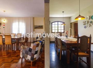 Casa · 257m² · 4 Quartos · 3 Vagas · Excelente casa linear ampla e arejada no Castelo, 03 vagas livre, excelente estado de conservação.