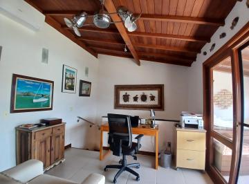 Apartamento de 3 quartos, Angra dos Reis · Apartamento duplex, condomínio, vista para marina, pessoas exigentes. Segurança.