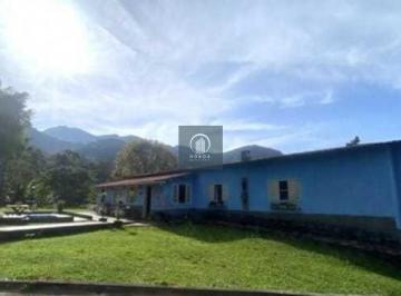 Casa · 480m² · 4 Quartos · 2 Vagas · Casa Linear em Granja Guarani, Teresópolis/RJ