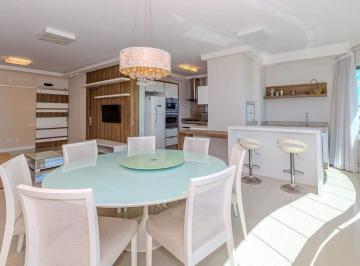 Apartamento · 130m² · 3 Quartos · 2 Vagas · Apartamento à venda no Centro de Balneário Camboriú