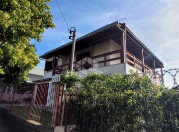 Casa · 175m² · 3 Quartos · 1 Vaga · Casa de 2 andares com 3 quartos localizada na rua principal do Bairro São José .