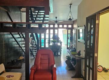 Casa de 3 quartos, Cabo Frio · Casa Triplex Rústica e Mobiliada p/ Grande Família à Venda