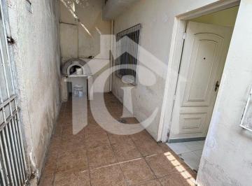 Casa Venda de 2 quartos · Terreno com duas residências e salão comercial – localização estratégica!