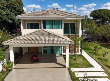 Casa · 1200m² · 4 Quartos · 5 Vagas · Condomínio Fênix Gama - Linda Casa com 4 Quartos e Suítes.