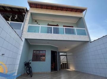 Foto 01 · Sobrado de alto padrão com 4 quartos e 3 vagas de garagem no Jardim Mosteiro, Itanhaém-SP: Venda ou