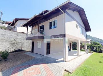 Casa · 185m² · 2 Quartos · 2 Vagas · Ampla casa no bairro Itoupava Central!