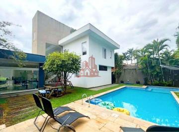 Casa · 300m² · 3 Quartos · 4 Vagas · Residência Exclusiva no Condomínio Nova Higienópolis – Sofisticação, Natureza e