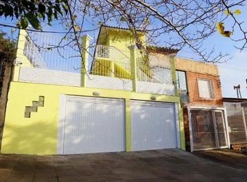 Casa · 280m² · 2 Quartos · 3 Vagas · Casa com pátio, piscina e churrasqueira, no Bairro Nonoai