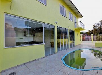 Casa · 280m² · 2 Quartos · 3 Vagas · Casa com pátio, piscina e churrasqueira, no Bairro Nonoai