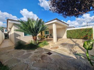 4c5cba4683dd3b1cb4296d731a1b80e981db5f8b · casa com edicula no lote rua do Dona aceita troca armarios planejados piscina