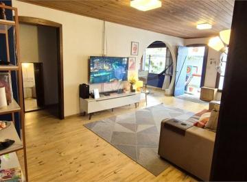 Casa de 2 quartos, Curitiba · Casa Residencial Seminário 2 Dormitórios 3 Vagas Reformada
