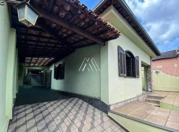 Casa · 354m² · 3 Quartos · 2 Vagas · Casa em Santanense com quintal grande