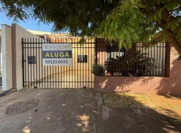 Casa · 60m² · 3 Quartos · 2 Vagas · Casa para Alugar com 3 Quartos em Paiçandu - Próxima ao Centro