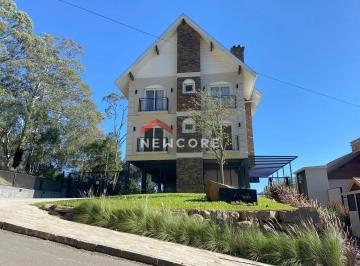 Apartamento · 150m² · 3 Quartos · 1 Vaga · Apartamento em  Rua Moze Scur - Ipê Amarelo - Gramado/RS
