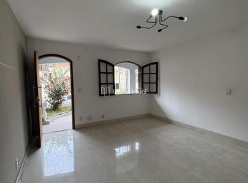 Casa · 197m² · 2 Quartos · 2 Vagas · Casa 2 Quartos à Venda no Jardim Belvedere | 1 Suíte e Garagem