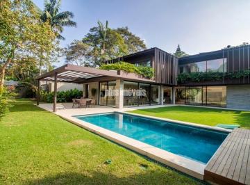 Casa · 550m² · 3 Quartos · 5 Vagas · Jardim Guedala 550,0m²AC - 952,0m² Área de Terreno  3 Suítes,  4 Vagas  Piscina, Sauna e Spa.