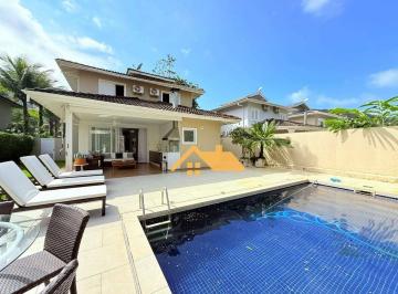 d87978272f908f61a681227070161fa549f35926 · Conforto e Exclusividade no Condomínio Baleares: Casa com 4 Suítes, Piscina Privativa e Serviço de P
