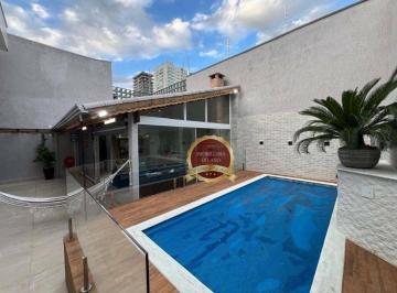 a45116a154a16a513d6718f9fce3e3f428143284 · Casa isolada perto da praia de 3 dormitórios no Canto do Forte