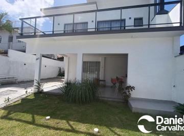 Casa · 2 Quartos · 3 Vagas · Casa próximas da Praia á venda em Governador Celso Ramos