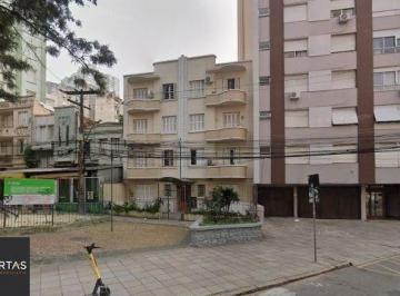Apartamento · 86m² · 2 Quartos · Apartamento no Centro térreo de 2 dormitórios com 2 pátios DESOCUPADO