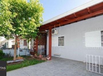 Casa · 185m² · 4 Quartos · 4 Vagas · Casa no bairro Tristeza de 4 dormitórios e 4 vagas