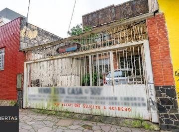 Casa · 300m² · 8 Quartos · 2 Vagas · Casa à venda - em Azenha