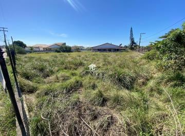 Foto 01 · Terreno à venda em Araruama-RJ, bairro Coqueiral, com 597,80 m² de área.