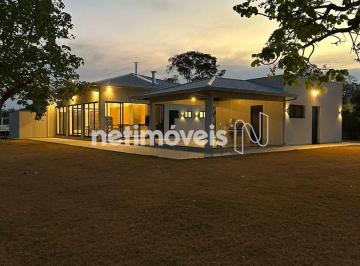 Casa · 2000m² · 4 Quartos · 2 Vagas · Casa de alto padrão, com 4 quartos, Condomínio fechado em Funilândia.