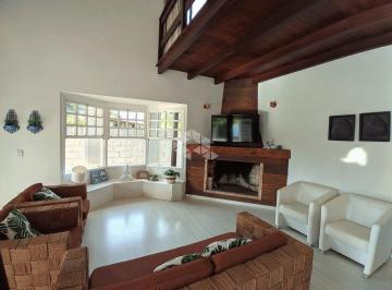 Casa · 230m² · 3 Quartos · 3 Vagas · Casa/sobrado á venda em Garopaba na praia da Ferrugem a 300 metros do mar.