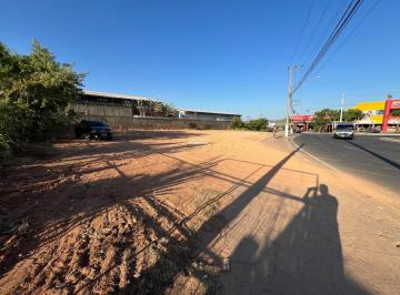 Foto 01 · Terreno comercial, área comercial
