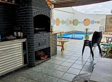Casa · 330m² · 2 Quartos · 2 Vagas · Casa com piscina e área gourmet na Vila Monte Alegre com 330m²