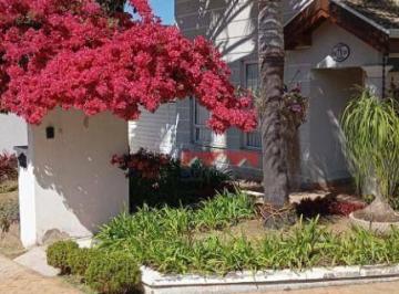 d5d401871adb2d0141d92a2d92e1de93b21ddbc4 · Casa com 5 dormitórios à venda, 546 m² por R$ 2.500.000,00 - Jardim Tereza Cristina - Jundiaí/SP