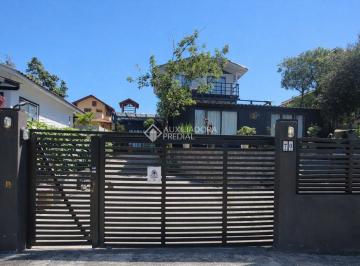 Casa · 447m² · 1 Quarto · 2 Vagas · Casa à venda na Guarda do Embaú - Oportunidade única a 500 metros do centrinho!