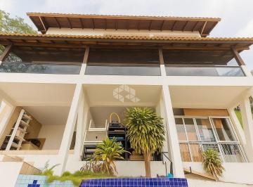 714216_i1g1a2zm5Tva6AHE1_71421668dc1aa5af853.jpg · CASA AMPLA COM 6 QUARTOS E 4 VAGAS NO CORAÇÃO DE FLORIANÓPOLIS