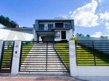 Casa · 153m² · 3 Quartos · 2 Vagas · Casa com 3 quartos alto padrão na primeiro de maio.