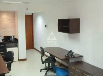 Comercial · 32m² · Sala no Centro, com banheiro, mobilhada e reformada