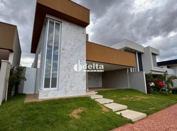 Casa · 336m² · 3 Quartos · 4 Vagas · Casa térrea nova em Condomínio fechado com 3 quartos sendo 1 suíte, ampla cozinha com churrasqueira
