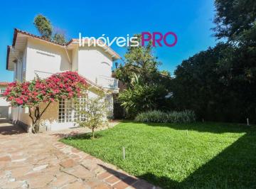 Casa · 310m² · 3 Quartos · 3 Vagas · Sobrado residencial reformado com três dormitórios no coração do Jardim Europa.