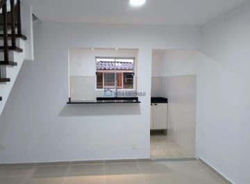 Casa · 100m² · 2 Quartos · 2 Vagas · Sobrado de vila, todo reformado na Vila Olímpia com 100m²