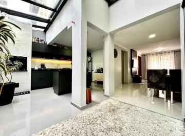 2710_i2e134yIz58_271068dc450e9f80e.jpg · Sobrado Triplex em Condomínio no Xaxim