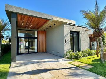 1e0b1082f730c87d163bd110635e9c08.jpg · Casa de Condomínio com 4 quartos à venda em Xangri-Lá, no bairro Centro