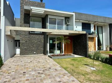 4a19f6aadbc5542ad52565bc19925bb2.jpg · Casa de Condomínio com 4 quartos à venda em Xangri-Lá, no bairro Praia De Atlântida