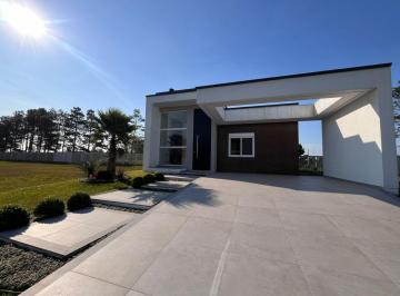 c39cf25a6473ebf70df08dcce39c793a.jpg · Casa de Condomínio com 3 quartos à venda em Capão Da Canoa, no bairro Arroio Teixeira