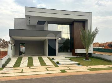 Casa · 210m² · 3 Quartos · 4 Vagas · Condomínio com 3 quartos à venda em Jardim villa sapezal - SP