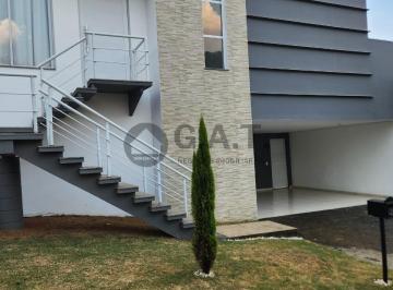 Foto 01 · Casa de Luxo em Condomínio: 3 Quartos, 3 Suítes, 2 Salas, 4 Banheiros, 4 Vagas de Garagem, 200m² em