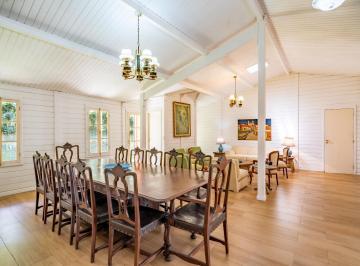 Casa · 374m² · 3 Quartos · 3 Vagas · Casa com 3 quartos em Pedro do Rio, Petrópolis